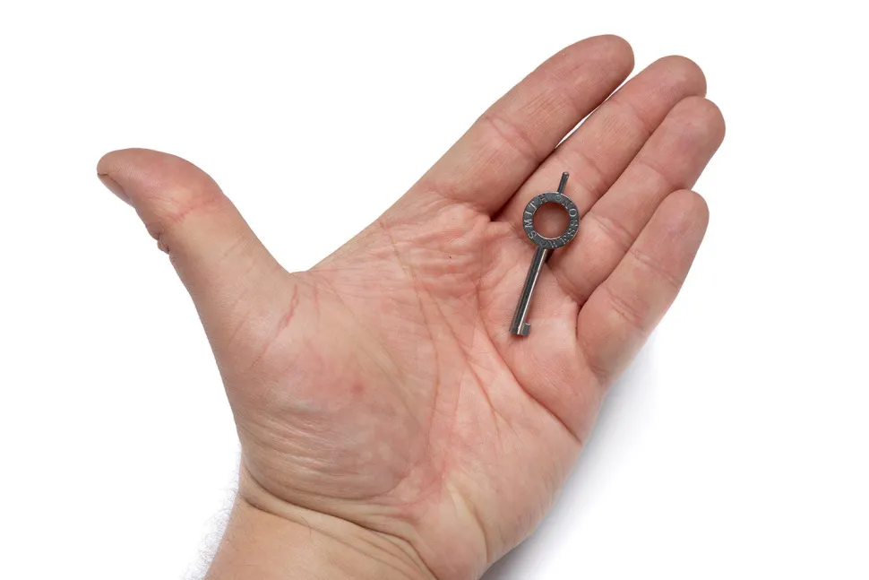 Smith & Wesson Handcuff Key käsirauta-avain